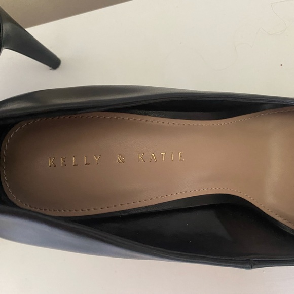 Kelly & Katie Black Heels - Picture 2 of 9